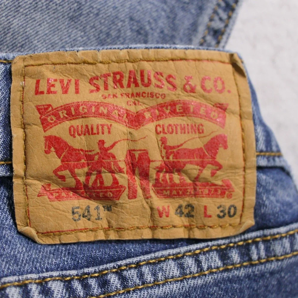 Levi's Men 541 Jeans 42x30 Blue Athletic Taper Rugged Workwear Americana Classic